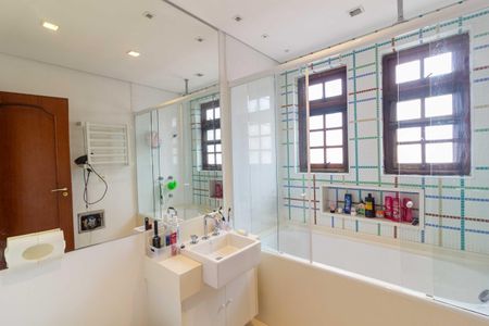 Casa à venda com 300m², 4 quartos e 2 vagasBanheiro Social