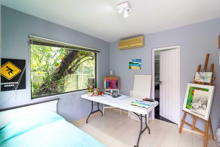 Casa à venda com 300m², 4 quartos e 2 vagasQuarto de Serviço 2