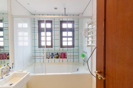 Casa à venda com 300m², 4 quartos e 2 vagasBanheiro Social