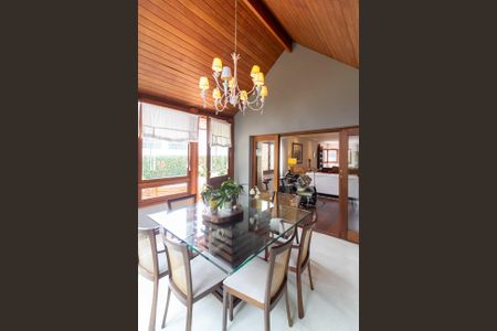Casa à venda com 300m², 4 quartos e 2 vagasSala de jantar