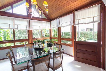 Casa à venda com 300m², 4 quartos e 2 vagasSala de jantar