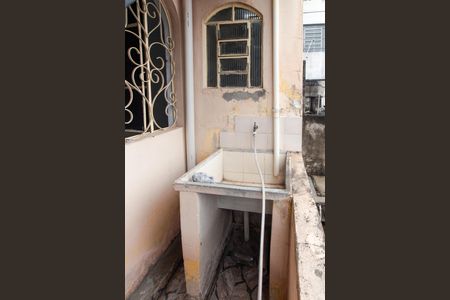 Casa para alugar com 80m², 2 quartos e 1 vagaÁrea de Serviço e Terraço