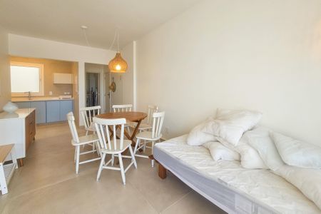 Sala de apartamento para alugar com 2 quartos, 96m² em Praia Tombo, Guarujá