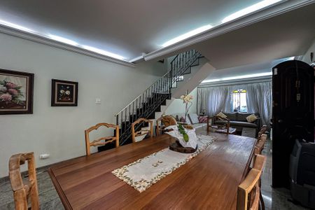 Casa para alugar com 200m², 4 quartos e 4 vagas Casa para alugar com 200m², 4 quartos e 4 vagasSala de Jantar