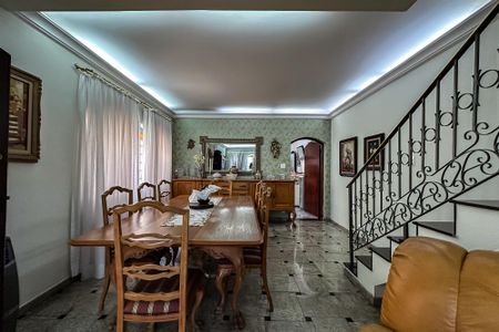 Casa para alugar com 200m², 4 quartos e 4 vagas Casa para alugar com 200m², 4 quartos e 4 vagasSala de Jantar
