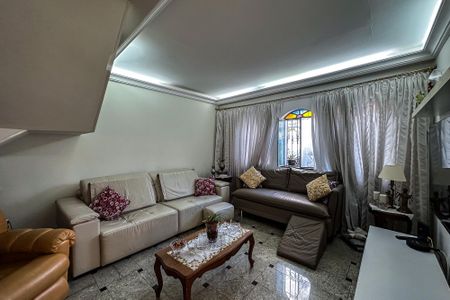 Casa para alugar com 200m², 4 quartos e 4 vagas Casa para alugar com 200m², 4 quartos e 4 vagasSala