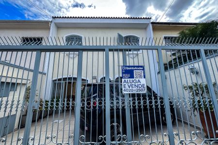 Casa para alugar com 200m², 4 quartos e 4 vagas Casa para alugar com 200m², 4 quartos e 4 vagasPlaca