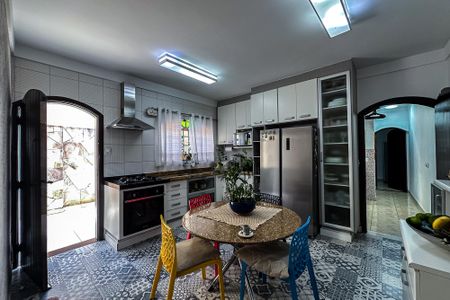 Casa para alugar com 200m², 4 quartos e 4 vagas Casa para alugar com 200m², 4 quartos e 4 vagasCozinha