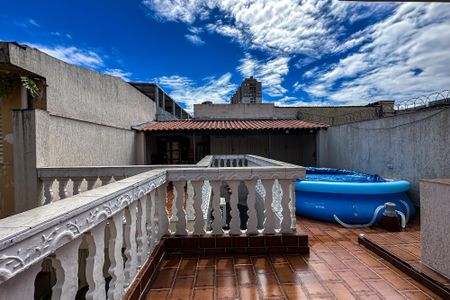 Casa para alugar com 200m², 4 quartos e 4 vagas Casa para alugar com 200m², 4 quartos e 4 vagasQuintal