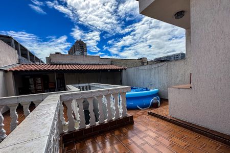 Casa para alugar com 200m², 4 quartos e 4 vagas Casa para alugar com 200m², 4 quartos e 4 vagasQuintal