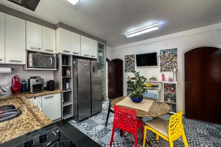 Casa para alugar com 200m², 4 quartos e 4 vagas Casa para alugar com 200m², 4 quartos e 4 vagasCozinha