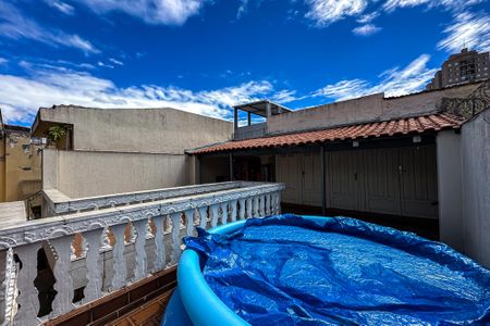 Casa para alugar com 200m², 4 quartos e 4 vagas Casa para alugar com 200m², 4 quartos e 4 vagasQuintal