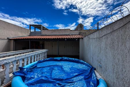 Casa para alugar com 200m², 4 quartos e 4 vagas Casa para alugar com 200m², 4 quartos e 4 vagasQuintal