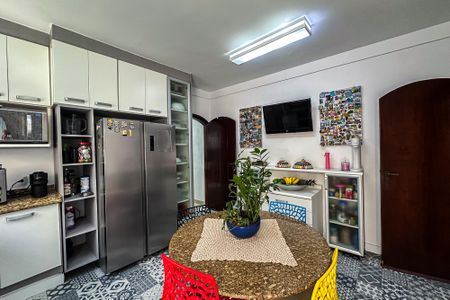 Casa para alugar com 200m², 4 quartos e 4 vagas Casa para alugar com 200m², 4 quartos e 4 vagasCozinha