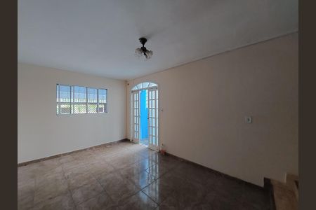 Casa para alugar com 230m², 3 quartos e 1 vaga Casa para alugar com 230m², 3 quartos e 1 vagaSala