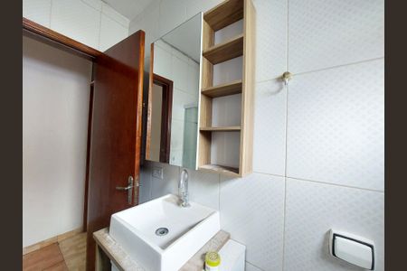 Casa para alugar com 230m², 3 quartos e 1 vaga Casa para alugar com 230m², 3 quartos e 1 vagaBanheiro Social