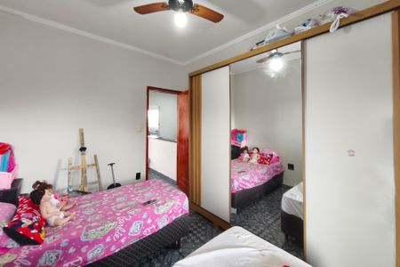 Casa à venda com 2m², 2 quartos e 2 vagas Casa à venda com 2m², 2 quartos e 2 vagasQuarto 1