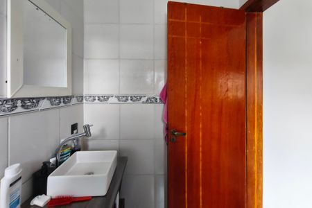 Casa à venda com 2m², 2 quartos e 2 vagas Casa à venda com 2m², 2 quartos e 2 vagasBanheiro