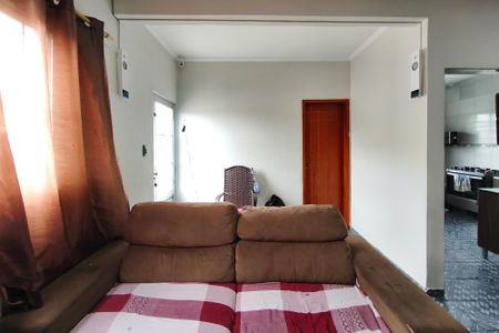 Casa à venda com 2m², 2 quartos e 2 vagas Casa à venda com 2m², 2 quartos e 2 vagasSala