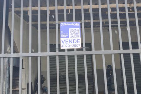 Casa à venda com 2m², 2 quartos e 2 vagas Casa à venda com 2m², 2 quartos e 2 vagasPLACA INSTALADA NA FACHADA