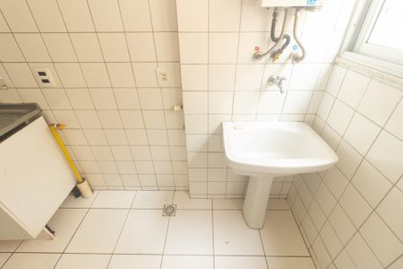 Apartamento para alugar com 65m², 3 quartos e 1 vaga Apartamento para alugar com 65m², 3 quartos e 1 vagaCozinha e Área de Serviço