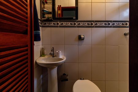 Casa à venda com 295m², 3 quartos e 5 vagasBanheiro social