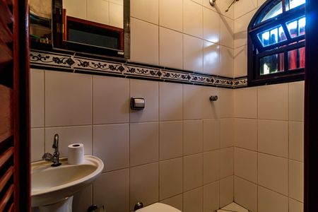 Casa à venda com 295m², 3 quartos e 5 vagasBanheiro social