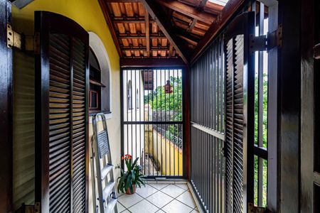 Casa à venda com 295m², 3 quartos e 5 vagasSuite 01 - Varanda