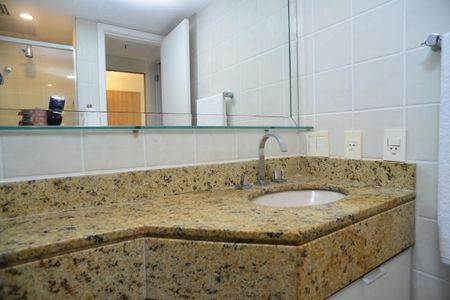 Apartamento para alugar com 80m², 2 quartos e 2 vagasBanheiro Social