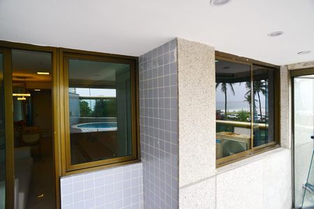 Apartamento para alugar com 80m², 2 quartos e 2 vagasVaranda/Piscina