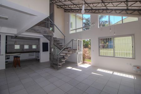 Casa à venda com 199m², 3 quartos e 4 vagas Casa à venda com 199m², 3 quartos e 4 vagasSala/Cozinha