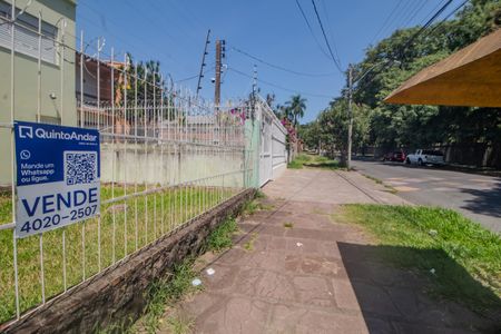 Casa à venda com 199m², 3 quartos e 4 vagas Casa à venda com 199m², 3 quartos e 4 vagasFachada/Placa