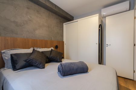 Quarto de kitnet/studio à venda com 1 quarto, 28m² em Jardim das Acacias, São Paulo
