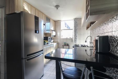 Cozinha de apartamento para alugar com 3 quartos, 50m² em Guaianases, São Paulo