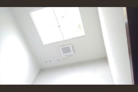 Quarto de apartamento para alugar com 2 quartos, 60m² em Camburi, Maricá