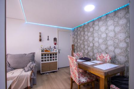 Sala de apartamento para alugar com 2 quartos, 48m² em St 6, São Gonçalo