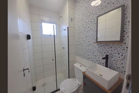 Banheiro de apartamento para alugar com 1 quarto, 44m² em Ponto Chic, Nova Iguaçu