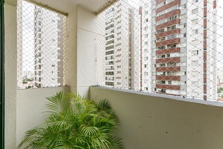 Varanda de apartamento à venda com 3 quartos, 67m² em Vila Gumercindo, São Paulo
