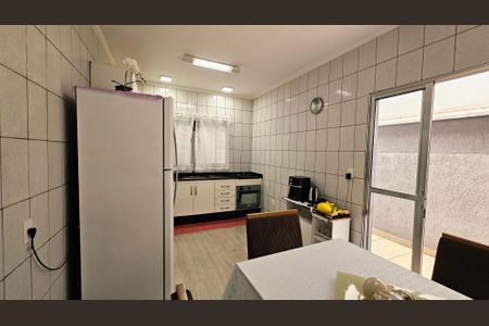 Casa à venda com 120m², 3 quartos e 2 vagas