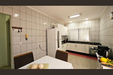 Casa à venda com 120m², 3 quartos e 2 vagas