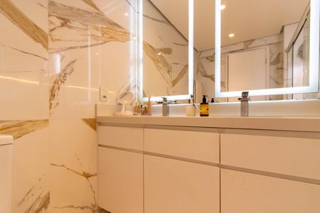 Apartamento à venda com 150m², 3 quartos e 3 vagas Apartamento à venda com 150m², 3 quartos e 3 vagasSuíte 1