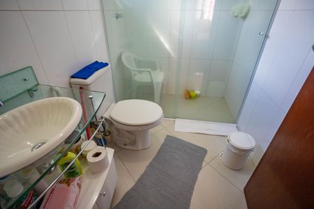 Casa à venda com 198m², 3 quartos e 3 vagas Casa à venda com 198m², 3 quartos e 3 vagasBanheiro da suíte