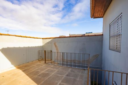 Casa à venda com 198m², 3 quartos e 3 vagas Casa à venda com 198m², 3 quartos e 3 vagasÁrea externa