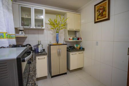 Casa à venda com 198m², 3 quartos e 3 vagas Casa à venda com 198m², 3 quartos e 3 vagasCozinha