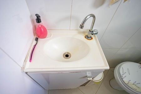 Casa à venda com 198m², 3 quartos e 3 vagas Casa à venda com 198m², 3 quartos e 3 vagasBanheiro social