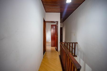 Casa à venda com 198m², 3 quartos e 3 vagas Casa à venda com 198m², 3 quartos e 3 vagasCorredor