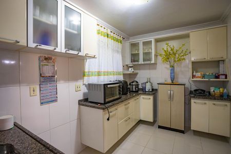 Casa à venda com 198m², 3 quartos e 3 vagas Casa à venda com 198m², 3 quartos e 3 vagasCozinha