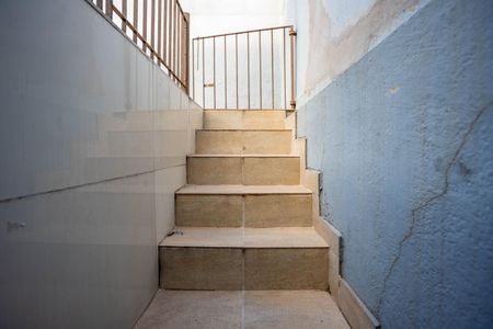 Casa à venda com 198m², 3 quartos e 3 vagas Casa à venda com 198m², 3 quartos e 3 vagasEscada