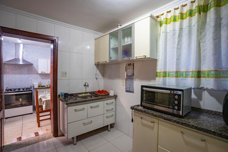 Casa à venda com 198m², 3 quartos e 3 vagas Casa à venda com 198m², 3 quartos e 3 vagasCozinha