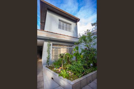 Casa à venda com 198m², 3 quartos e 3 vagas Casa à venda com 198m², 3 quartos e 3 vagasFachada